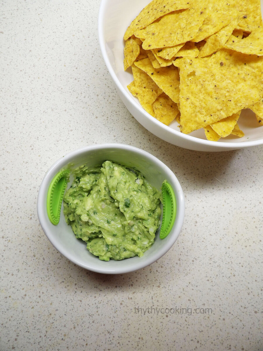 HOMEMADE GUACAMOLE