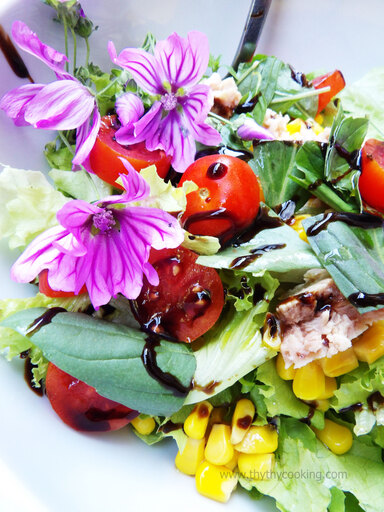 SPRING SALAD WITH EDIBLE FLOWERS